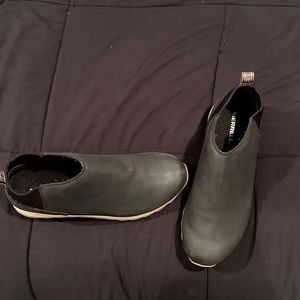 merrels black snow shoes